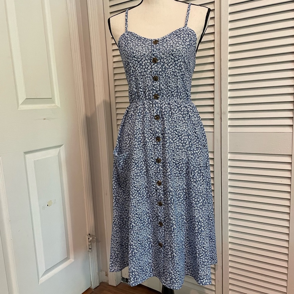 Floral blue and white midi dress